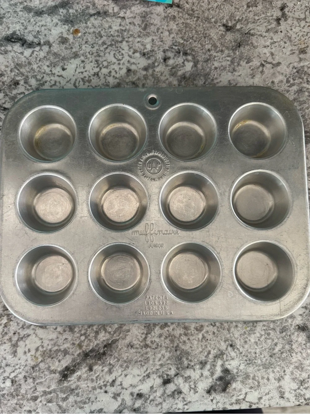 Vintage WWII era United Aircraft Products Muffinaire junior Muffin Tin